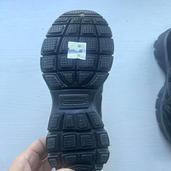 Brand new size 6 black Skechers Womens Slip on sneakers sporty memory foam - Picture 4 of 7